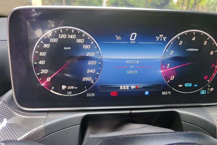 Used Mercedes-Benz C-Class 2022 Restyled C 260 L Sport Edition Odometer Close Up