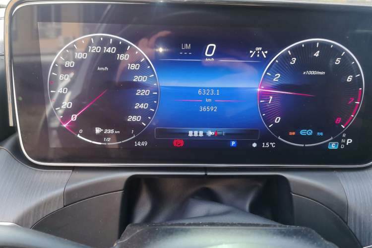 Used Mercedes-Benz C-Class 2022 C 200 L Sport Edition Odometer Close Up
