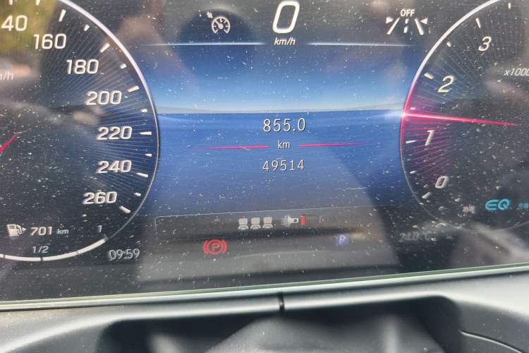 Used Mercedes-Benz C-Class 2022 Restyled C 260 L Sport Edition Odometer Close Up