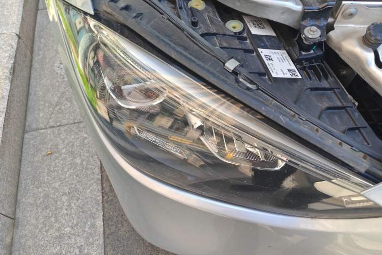 Used Mercedes-Benz C-Class 2022 Restyled C 260 L Sport Edition Right Front Headlight