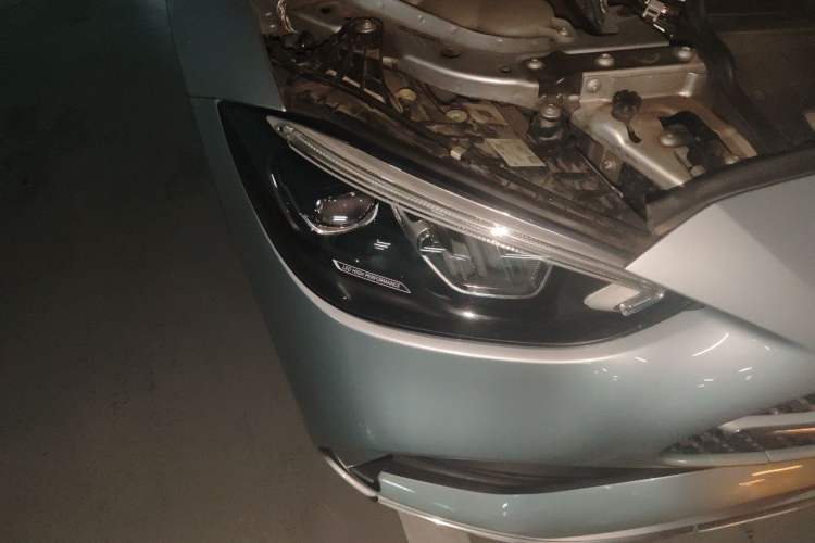 Used Mercedes-Benz C-Class 2022 Restyled C 260 L Sport Edition Right Front Headlight