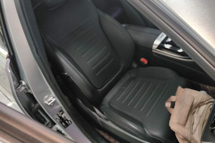 Used Mercedes-Benz C-Class 2022 Restyled C 200 L Sport Edition Right Front Seat
