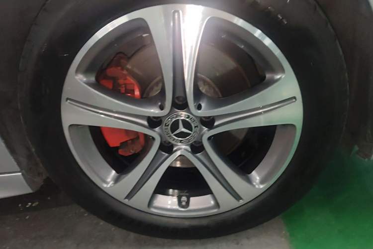 Used Mercedes-Benz C-Class 2022 C 200 L Sport Edition Right Front Wheel Hub