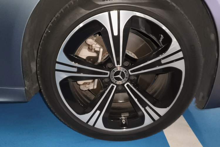 Used Mercedes-Benz C-Class 2022 C 260 L Obsidian Night Sport Edition Right Front Wheel Hub
