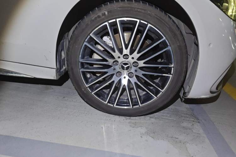 Used Mercedes-Benz C-Class 2022 C 260 L Sport Edition Right Front Wheel Hub