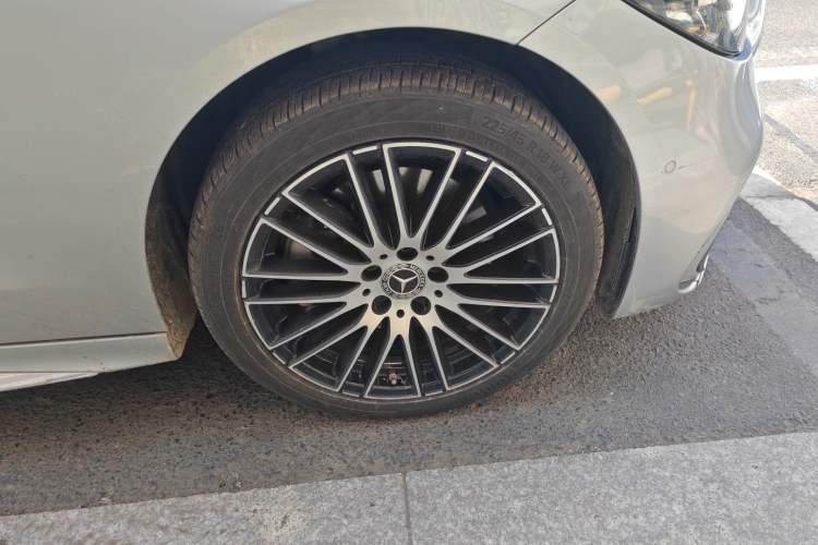 Used Mercedes-Benz C-Class 2022 Restyled C 260 L Sport Edition Right Front Wheel Hub