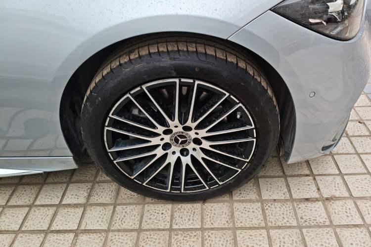Used Mercedes-Benz C-Class 2022 Restyled C 260 L Sport Edition Right Front Wheel Hub