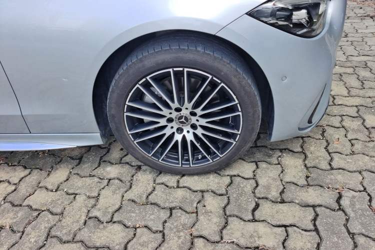 Used Mercedes-Benz C-Class 2022 C 260 L Sport Edition Right Front Wheel Hub