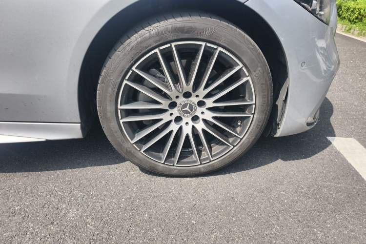 Used Mercedes-Benz C-Class 2022 Restyled C 260 L Sport Edition Right Front Wheel Hub