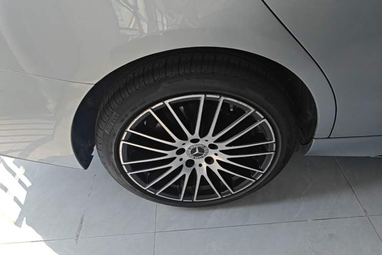 Used Mercedes-Benz C-Class 2022 Restyled C 260 L Sport Edition Right Rear Wheel Hub