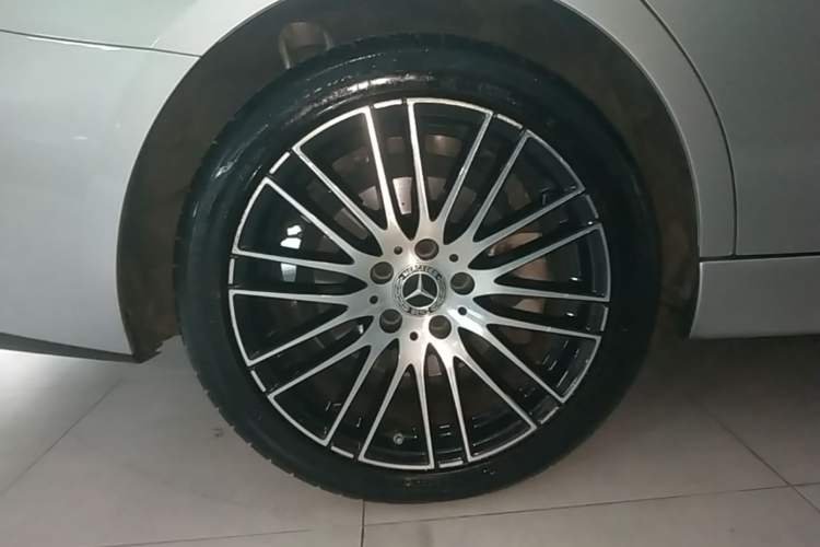 Used Mercedes-Benz C-Class 2022 Restyled C 260 L Sport Edition Right Rear Wheel Hub