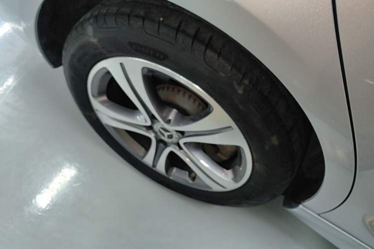 Used Mercedes-Benz C-Class 2022 Restyled C 200 L Sport Edition Right Rear Wheel Hub