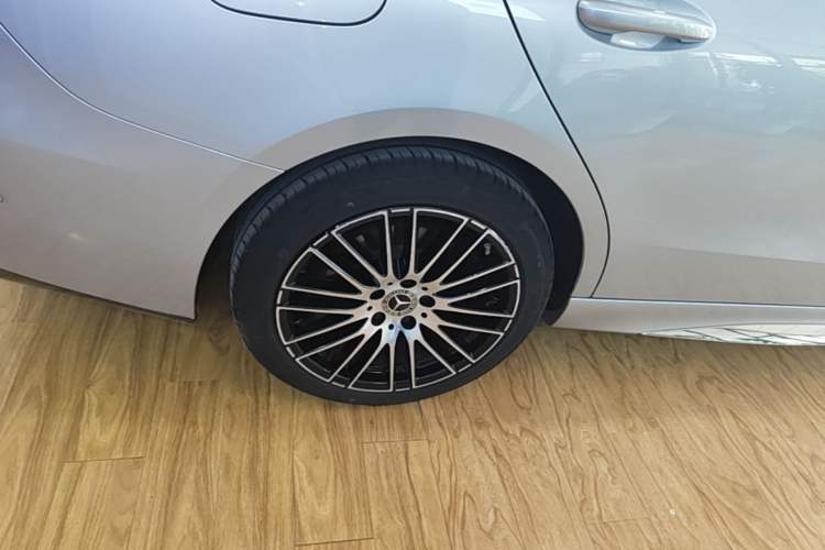Used Mercedes-Benz C-Class 2022 C 260 L Sport Edition Right Rear Wheel Hub