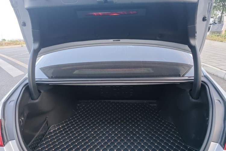 Used Mercedes-Benz C-Class 2022 C 200 L Sport Edition Trunk