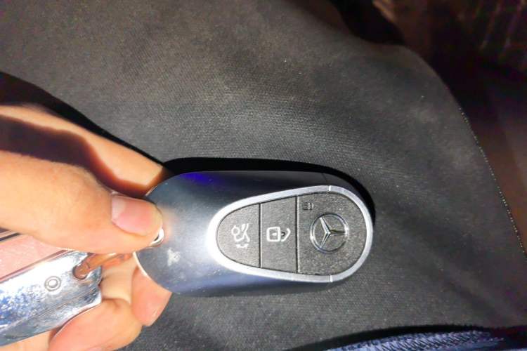 Used Mercedes-Benz C-Class 2022 Restyled C 260 L Sport Edition Vehicle Key