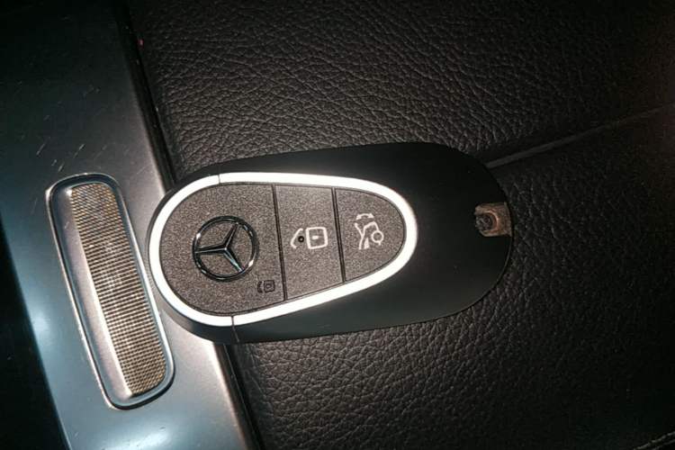 Used Mercedes-Benz C-Class 2022 Restyled C 260 L Sport Edition Vehicle Key