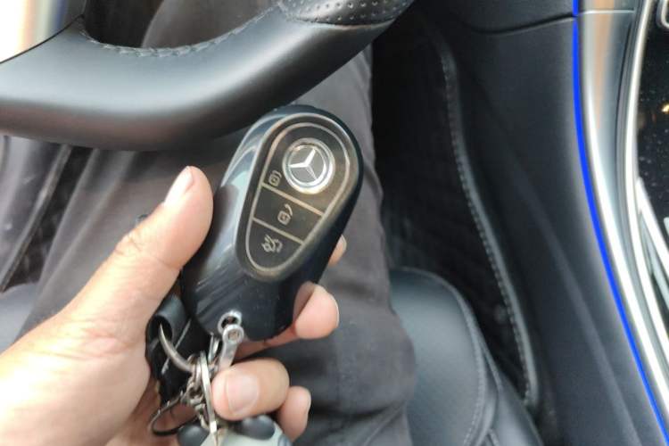 Used Mercedes-Benz C-Class 2022 Restyled C 260 L Sport Edition Vehicle Key