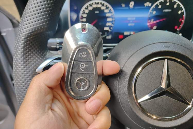 Used Mercedes-Benz C-Class 2022 Restyled C 260 L Sport Edition Vehicle Key