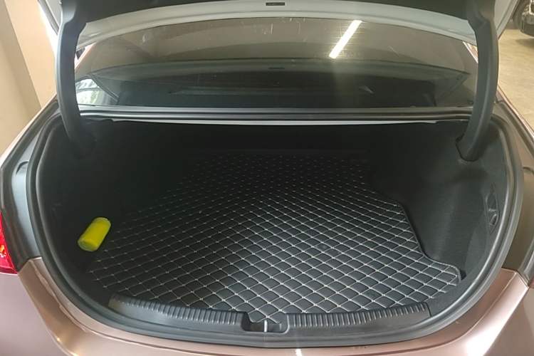 Used Mercedes-Benz C-Class 2022 Restyled C 200 L Sport Edition Trunk