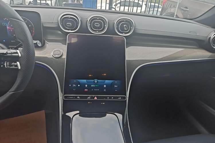 Used Mercedes-Benz C-Class 2022 Restyled C 260 L Sport Edition Audio And AC Panel