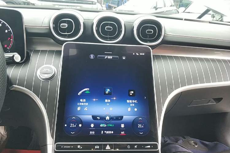 Used Mercedes-Benz C-Class 2022 Restyled C 200 L Sport Edition Audio And AC Panel