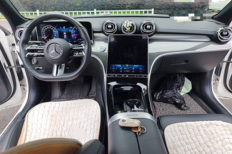 Used Mercedes-Benz C-Class 2022 Restyled C 260 L Sport Edition Center Console