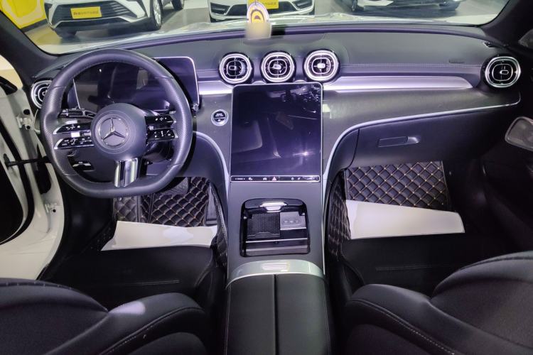 Used Mercedes-Benz C-Class 2022 C 260 L Sport Edition Center Console