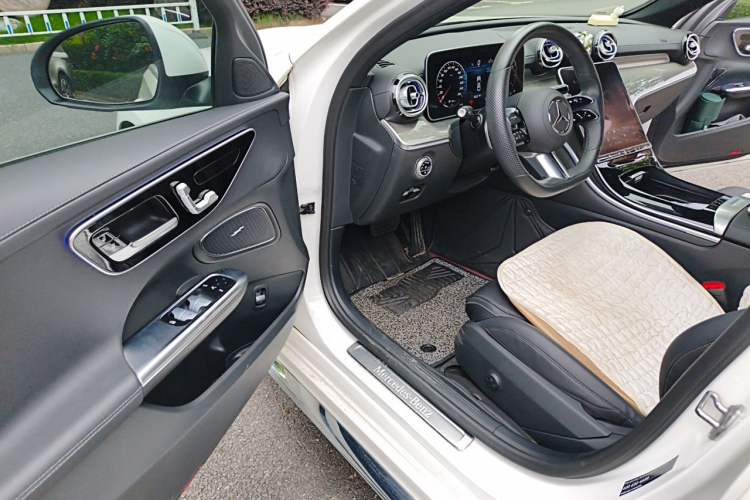 Used Mercedes-Benz C-Class 2022 Restyled C 260 L Sport Edition Driver Seat