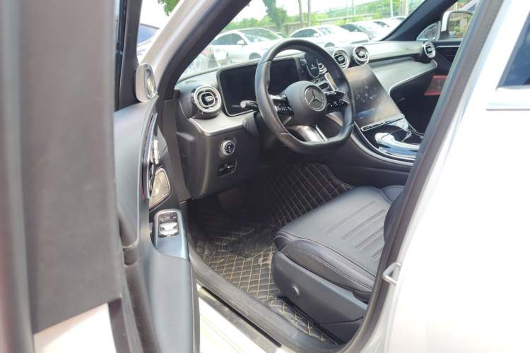 Used Mercedes-Benz C-Class 2022 Restyled C 200 L Sport Edition Driver Seat