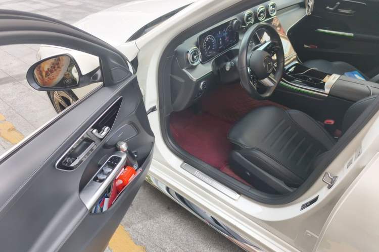 Used Mercedes-Benz C-Class 2022 Restyled C 260 L Sport Edition 4MATIC Driver Seat