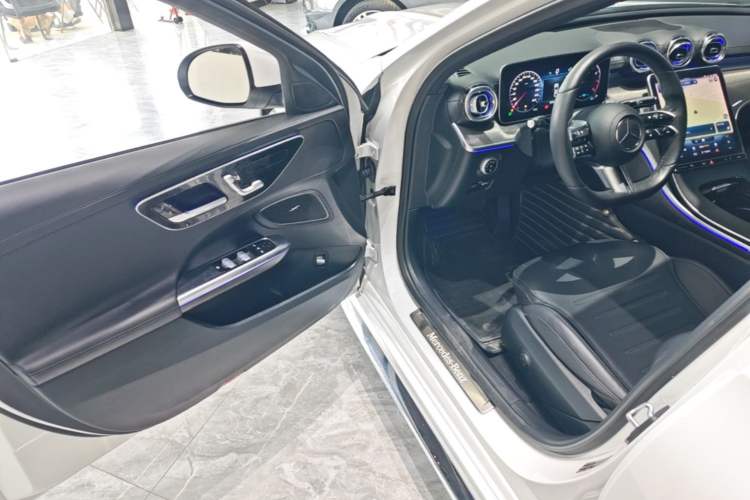 Used Mercedes-Benz C-Class 2022 Restyled C 260 L Sport Edition Driver Seat