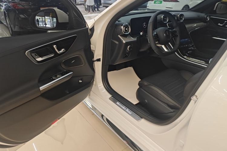Used Mercedes-Benz C-Class 2022 Restyled C 260 L Sport Edition Driver Seat