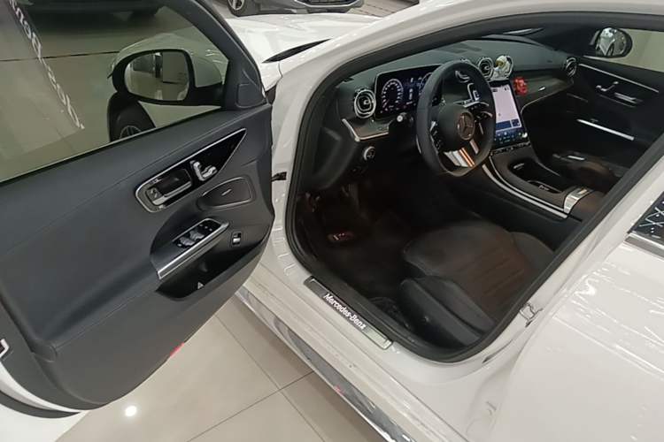 Used Mercedes-Benz C-Class 2022 Restyled C 260 L Sport Edition Driver Seat