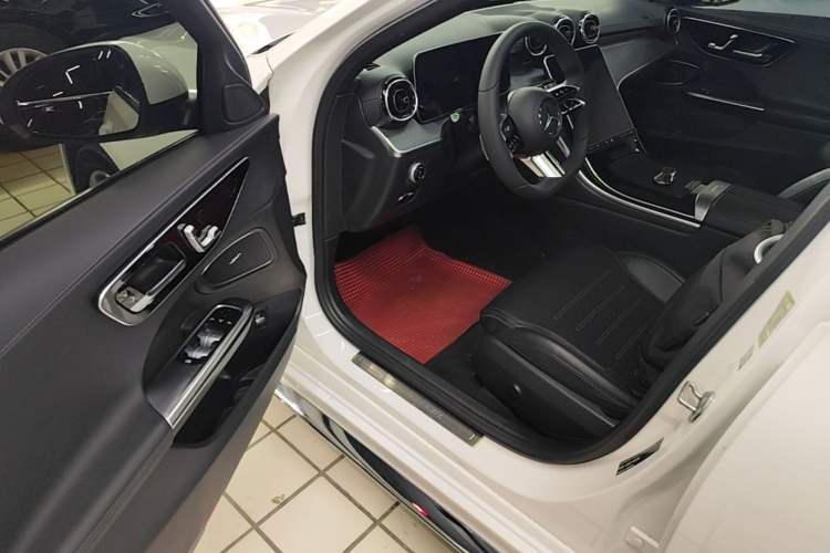 Used Mercedes-Benz C-Class 2022 Restyled C 200 L Sport Edition Driver Seat