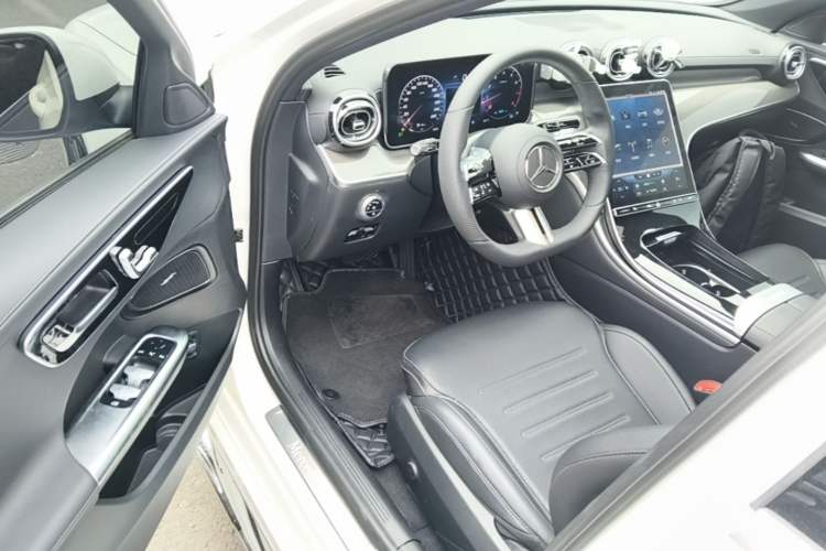Used Mercedes-Benz C-Class 2022 Restyled C 260 L Sport Edition Driver Seat