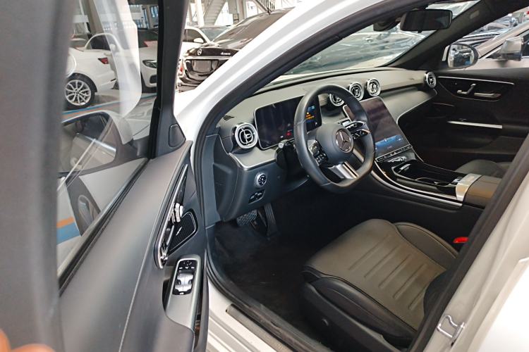Used Mercedes-Benz C-Class 2022 Restyled C 200 L Sport Edition Driver Seat
