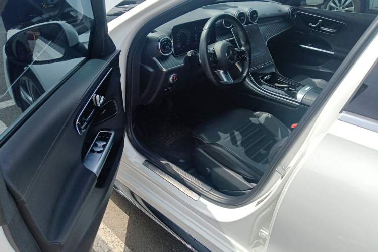 Used Mercedes-Benz C-Class 2022 Restyled C 200 L Sport Edition Driver Seat