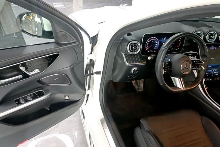 Used Mercedes-Benz C-Class 2022 Restyled C 260 L Sport Edition Driver Seat