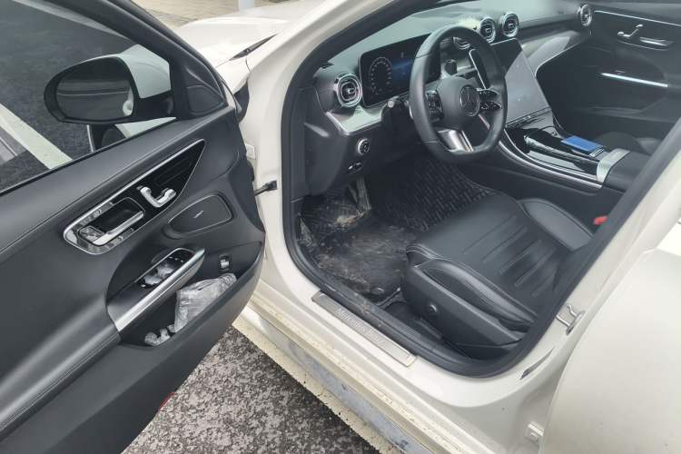 Used Mercedes-Benz C-Class 2022 Restyled C 260 L Sport Edition Driver Seat