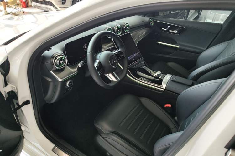 Used Mercedes-Benz C-Class 2022 Restyled C 260 L Sport Edition Driver Seat