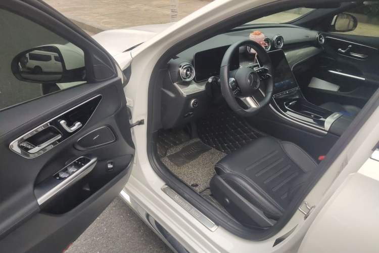 Used Mercedes-Benz C-Class 2022 Restyled C 260 L Sport Edition Driver Seat