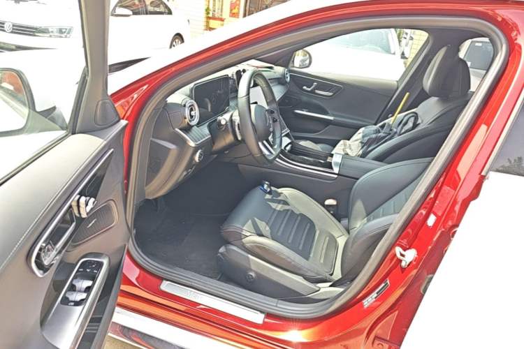 Used Mercedes-Benz C-Class 2022 Restyled C 260 L Sport Edition Driver Seat