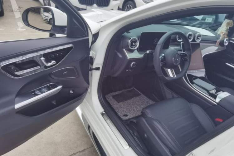 Used Mercedes-Benz C-Class 2022 Restyled C 260 L Sport Edition Driver Seat