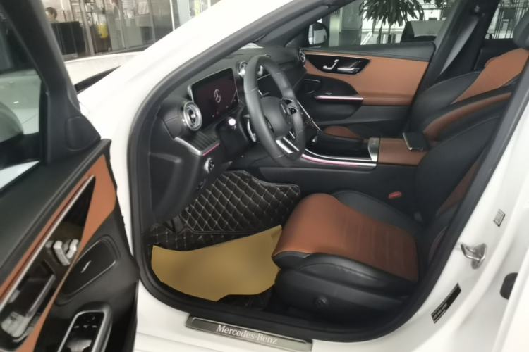 Used Mercedes-Benz C-Class 2022 C 260 L Sport Edition Driver Seat