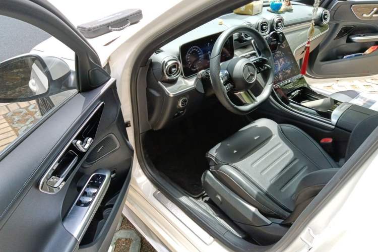 Used Mercedes-Benz C-Class 2022 Restyled C 260 L Sport Edition Driver Seat