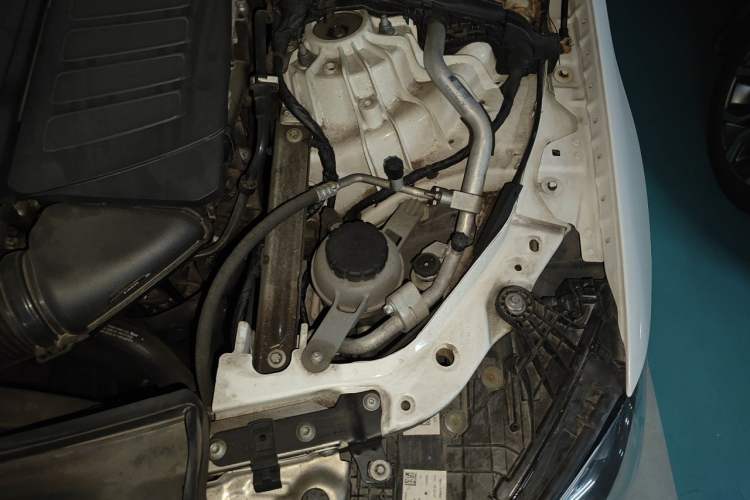 Used Mercedes-Benz C-Class 2022 Restyled C 200 L Sport Edition Engine Bay Left