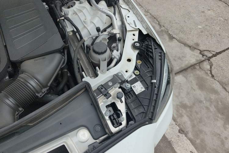 Used Mercedes-Benz C-Class 2022 Restyled C 200 L Sport Edition Engine Bay Left