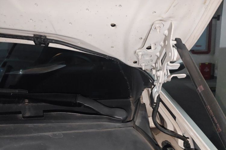 Used Mercedes-Benz C-Class 2022 C 200 L Sport Edition Engine Bay Left
