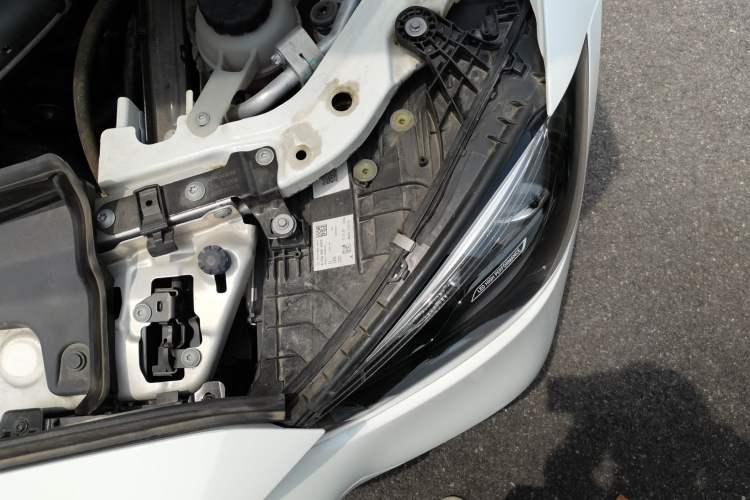 Used Mercedes-Benz C-Class 2022 C 200 L Sport Edition Engine Bay Left