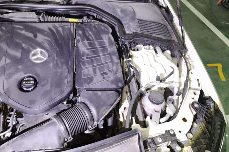 Used Mercedes-Benz C-Class 2022 C 260 L Engine Bay Left
